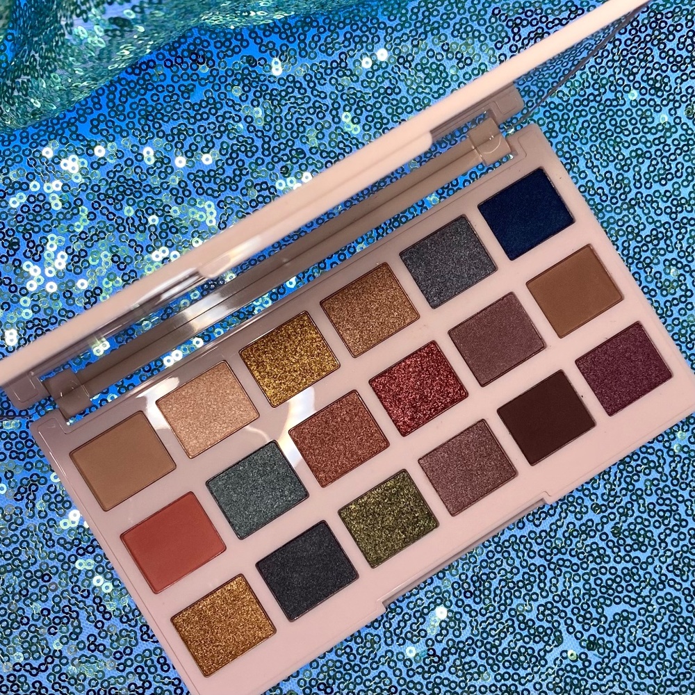‼️⚫️ BLACK FRIDAY SALE ⚫️‼️ Ciate EDITOR PALETTE - NEW ENGLAND